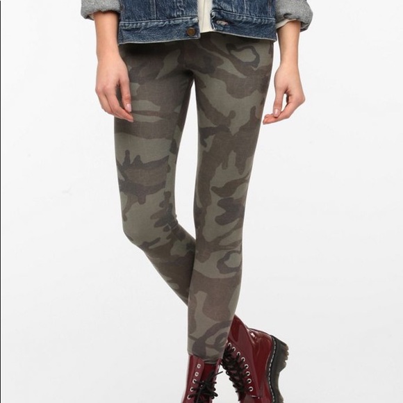 BDG Khaki Green Camouflage Leggings - Picture 4 of 11